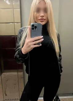  Злата, 27,  