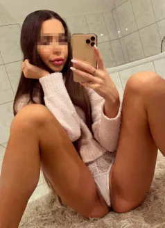  Лида, 22,  